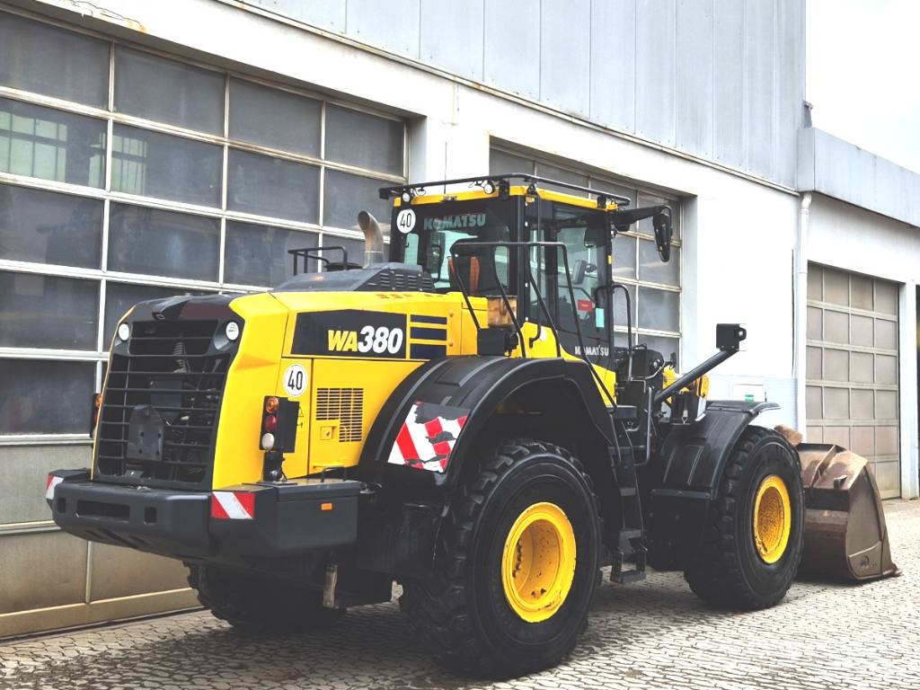 Komatsu WA 380-8 Wielladers