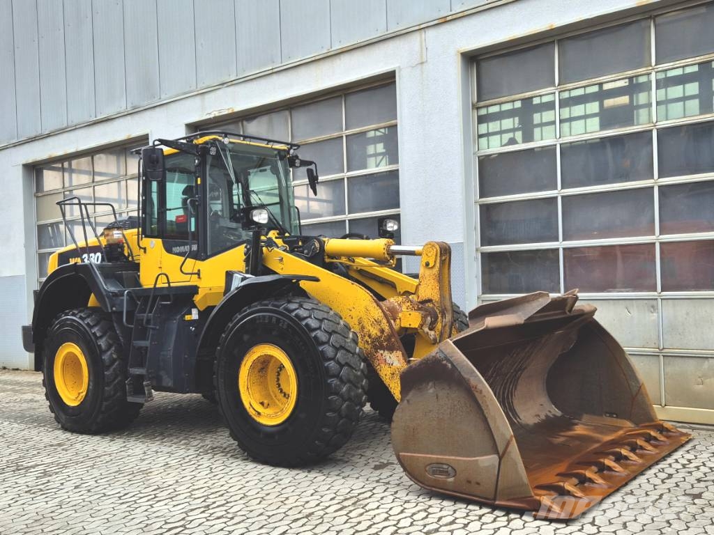 Komatsu WA 380-8 Wielladers