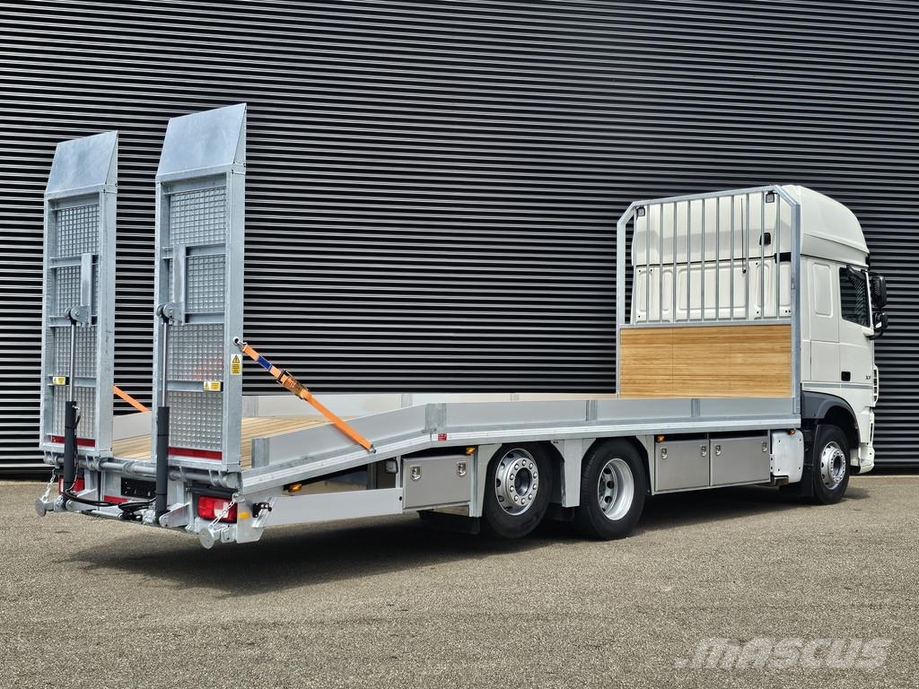 DAF XF 480 6x2 / OPRIJ - MACHINE TRANSPORT Vehículos de reciclaje