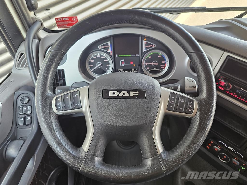 DAF XF 480 6x2 / OPRIJ - MACHINE TRANSPORT Vehículos de reciclaje