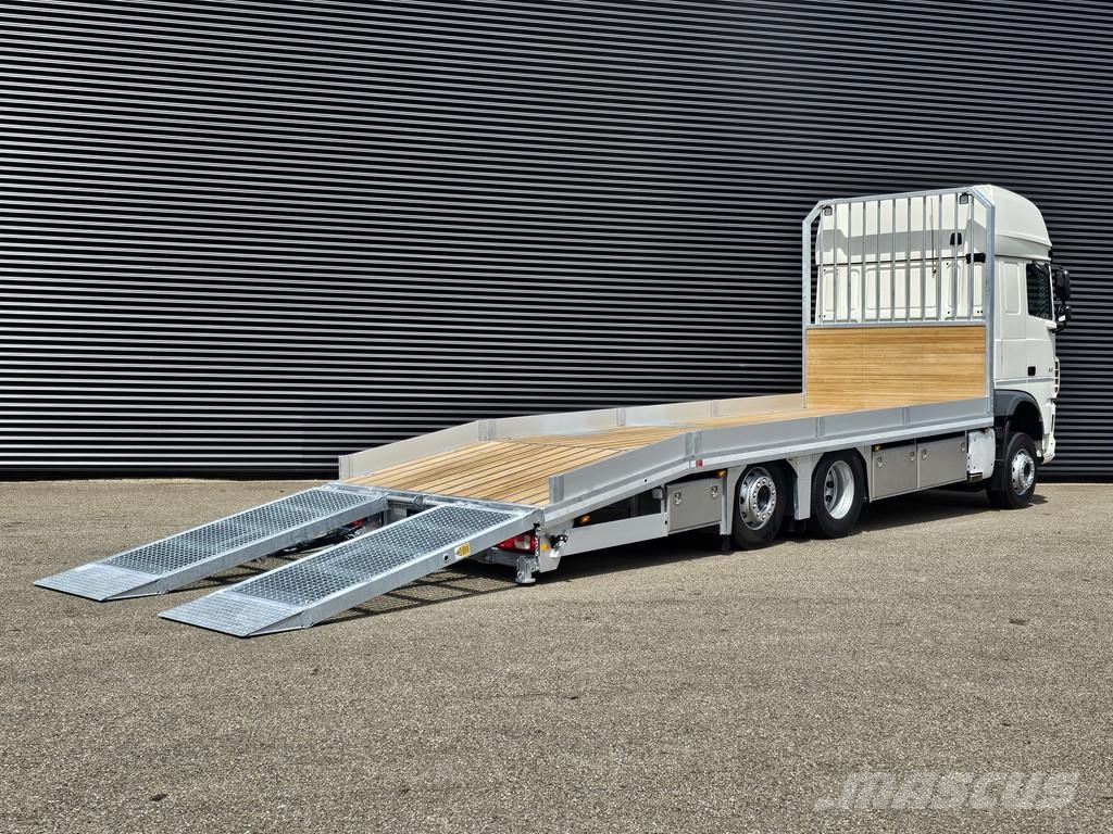 DAF XF 480 6x2 / OPRIJ - MACHINE TRANSPORT Vehículos de reciclaje