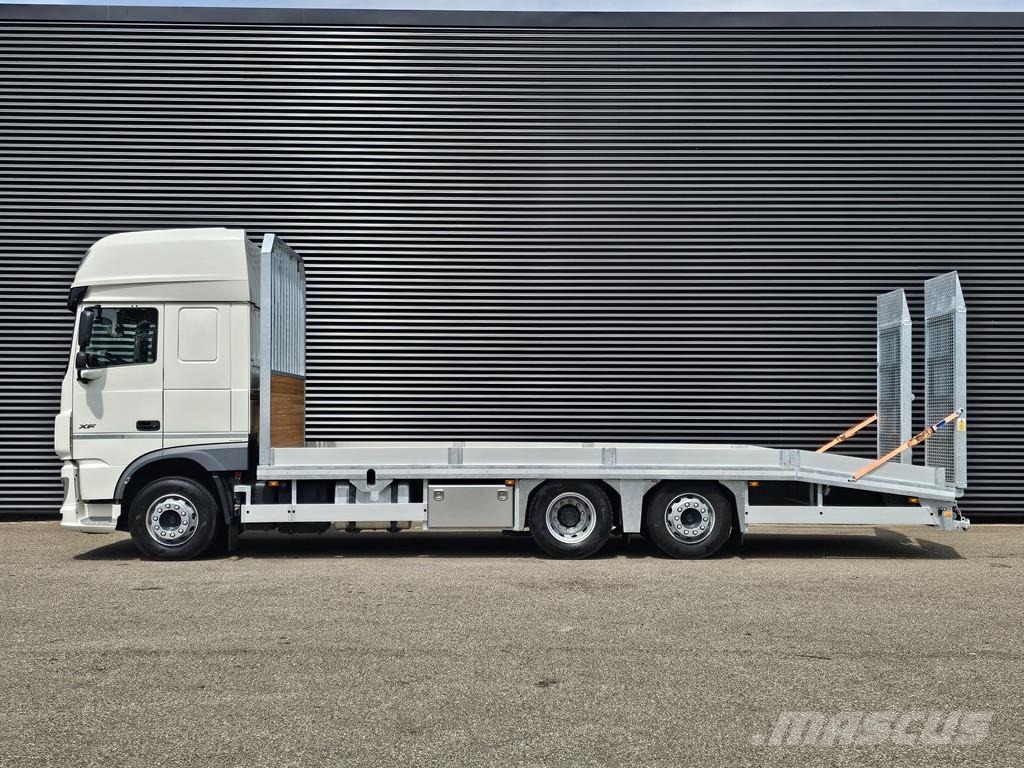 DAF XF 480 6x2 / OPRIJ - MACHINE TRANSPORT Vehículos de reciclaje
