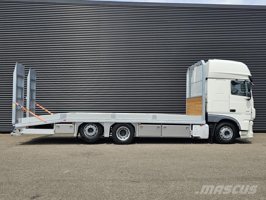 DAF XF 480 6x2 / OPRIJ - MACHINE TRANSPORT Vehículos de reciclaje