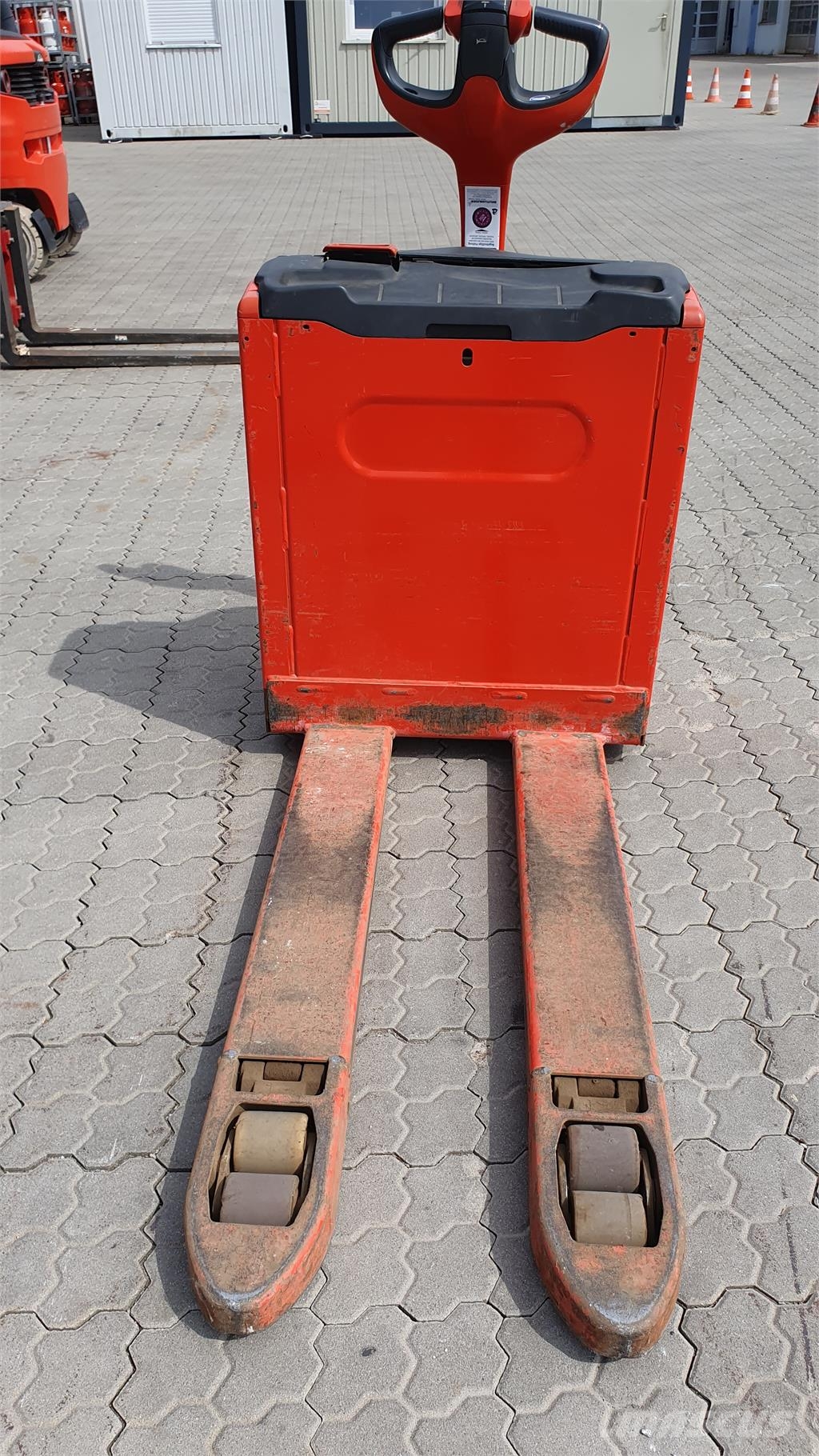 Linde T16 Колички високоповдигачи с теглич