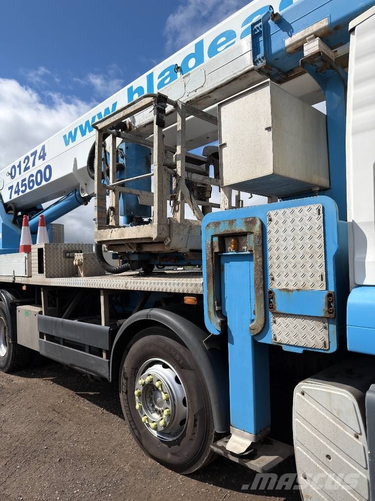 Wumag Palfinger WT700 32T Plataformas sobre camión