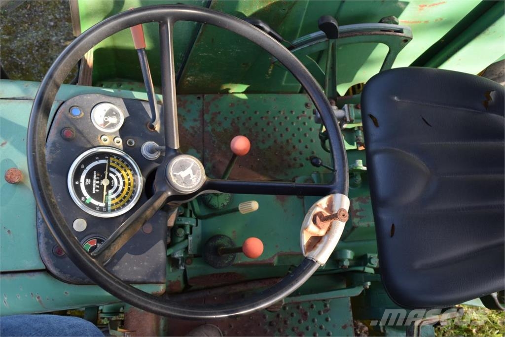 John Deere 2130 Traktorid