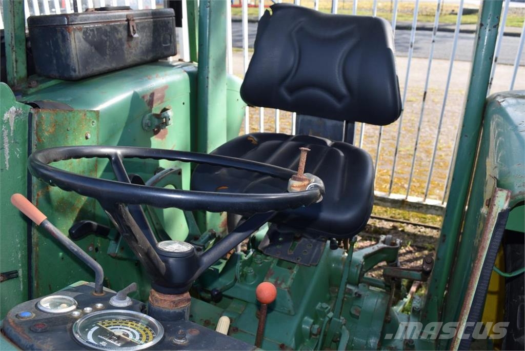 John Deere 2130 Traktorid