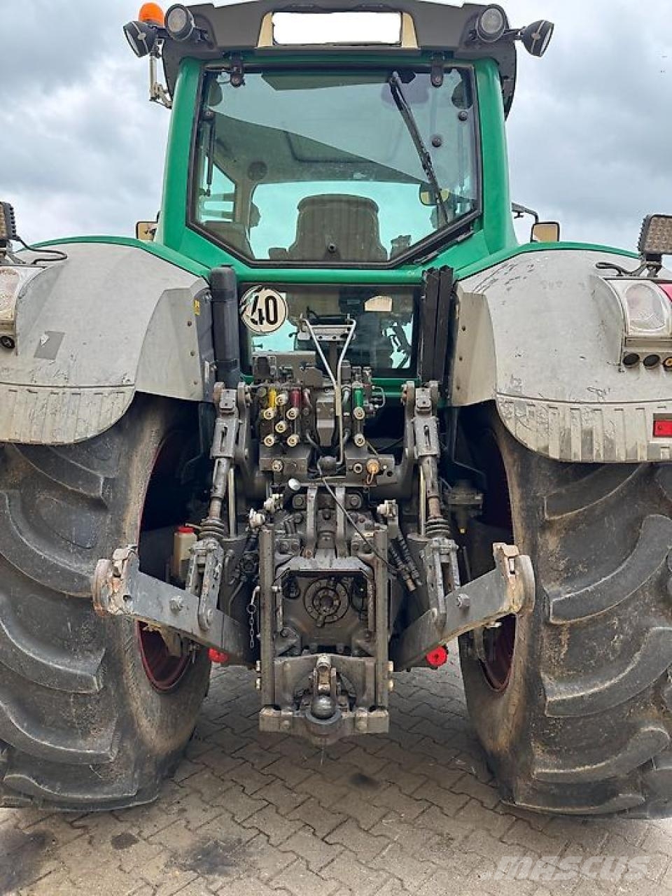Fendt 826 Vario SCR Profi, FH + FZW Traktorji