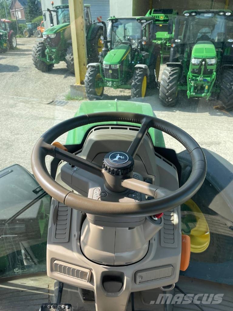 John Deere 6130 M Traktory