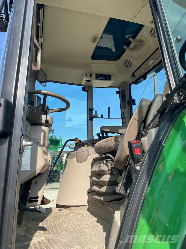 John Deere 6130 M Traktory