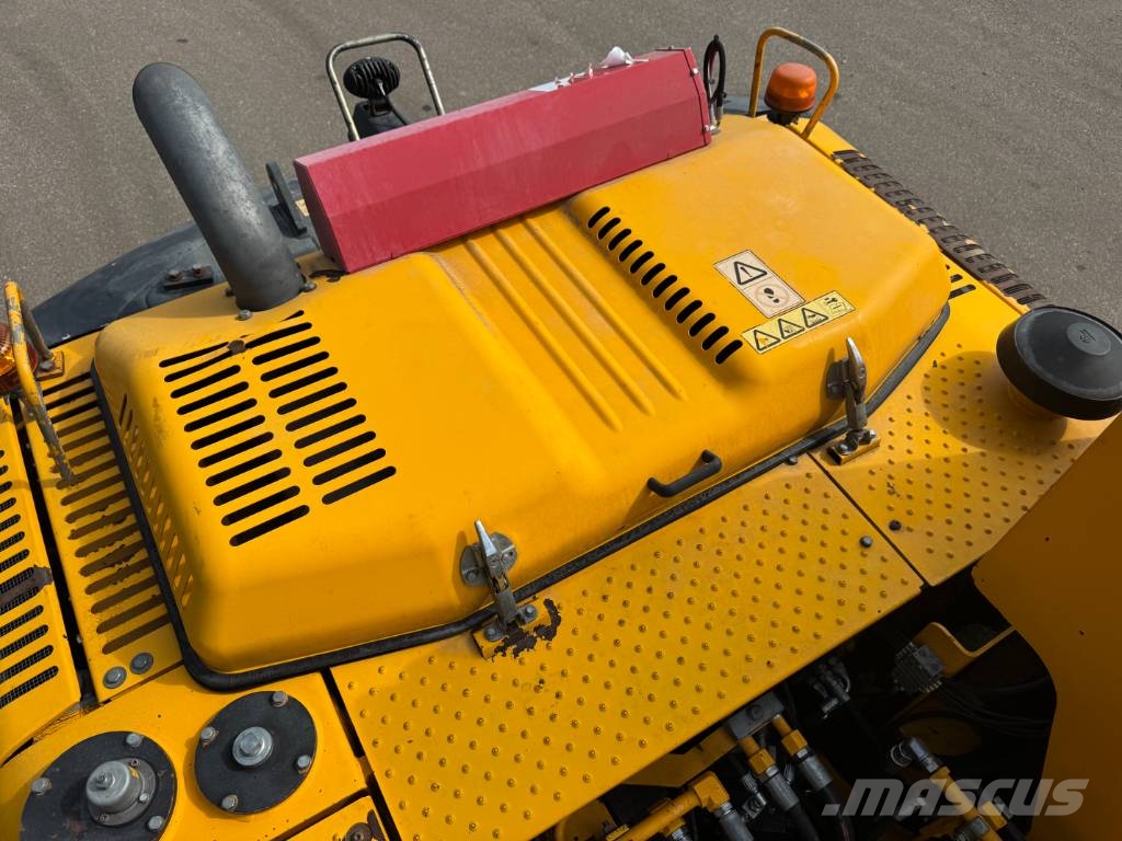 JCB JS 20 MH Atık taşıma araçları