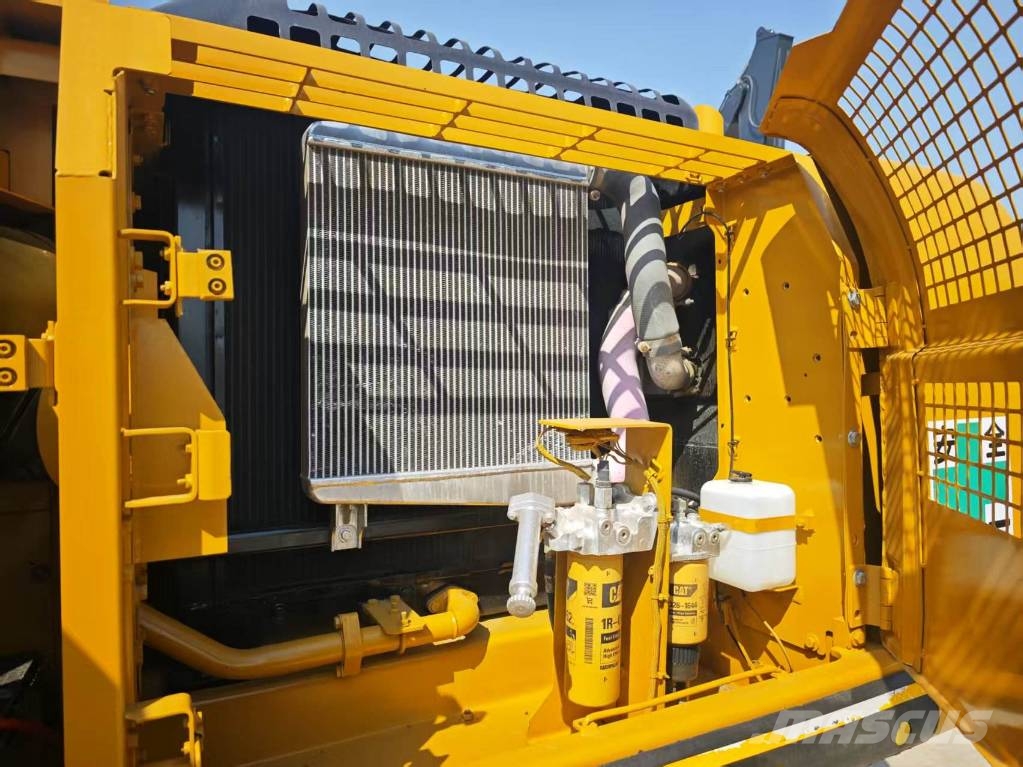CAT 330 D L Vikšriniai ekskavatoriai