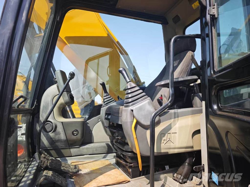 CAT 330 D L Vikšriniai ekskavatoriai