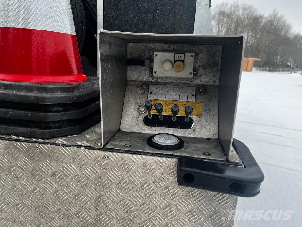 Mercedes-Benz Bronto Skilift s22 MDT 811 eco Teleskopbühne Arbei Ładowarki teleskopowe
