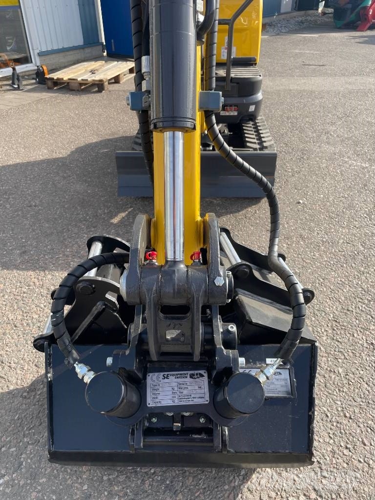New Holland E 14 D Minigraafmachines < 7t