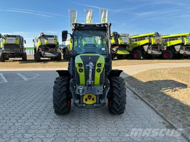 CLAAS NEXOS 260 L Traktoren