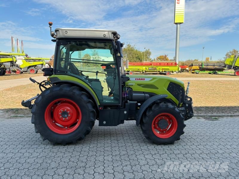 CLAAS NEXOS 260 L Traktoren