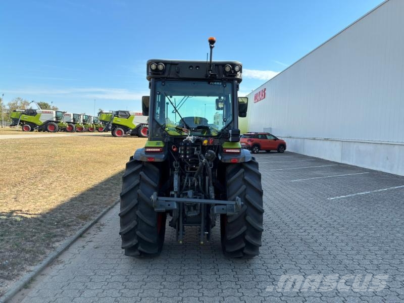 CLAAS NEXOS 260 L Traktoren