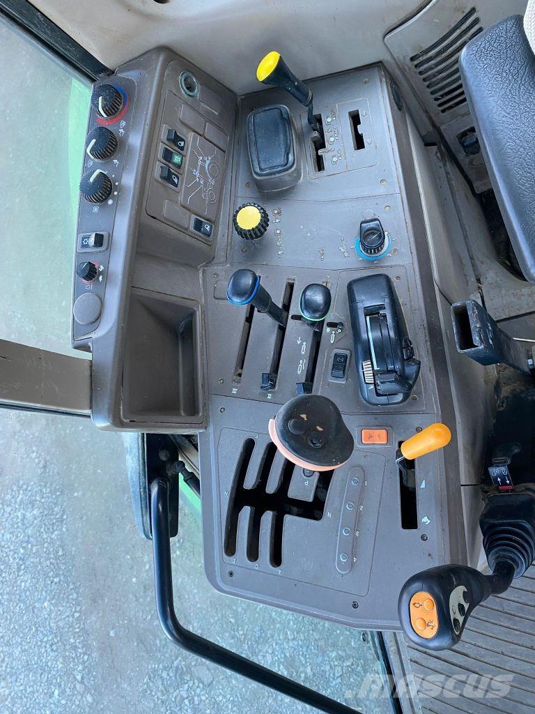 John Deere 6130   VENTE DIRECTE CLIENT CONTACTER LE 06.71.73. Traktori