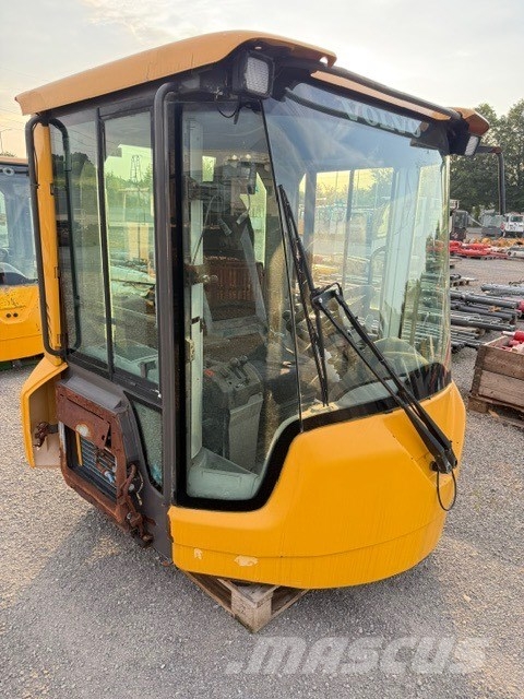Volvo L 120 F USED CAB كابينة والداخلية