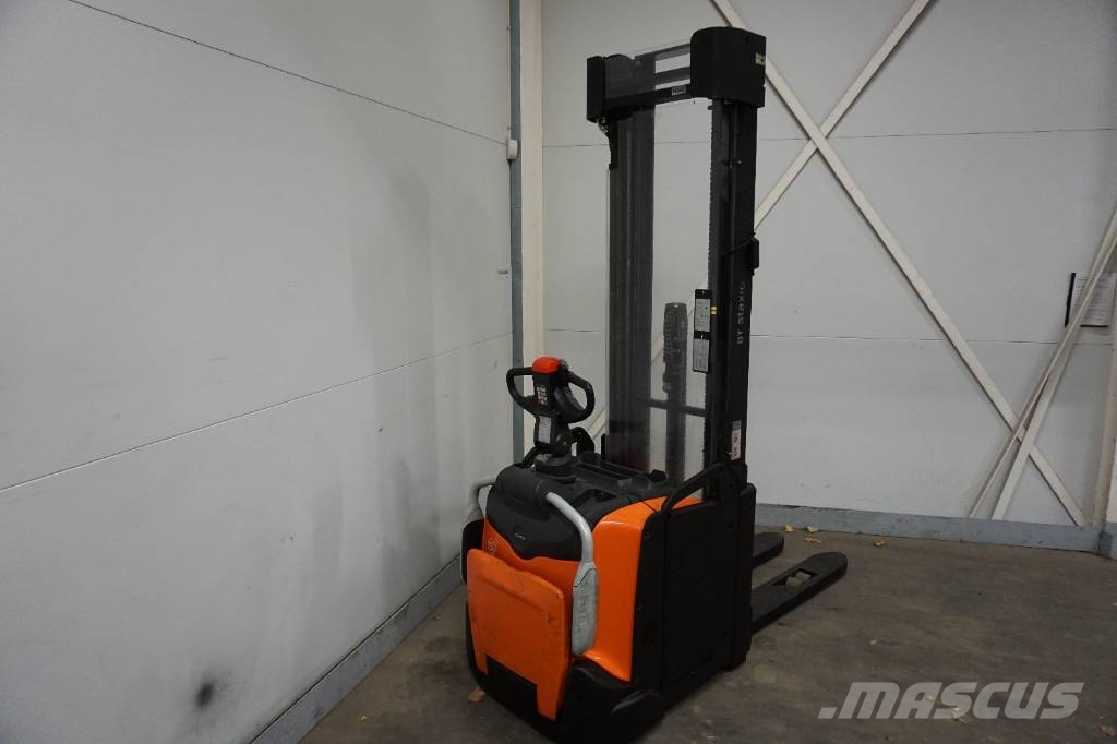 Toyota SPE160L Deichselstapler