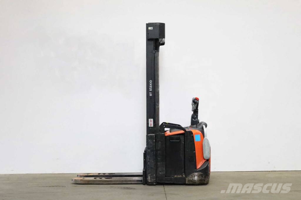 Toyota SPE160L Käyden ajettavat pinoamistrukit