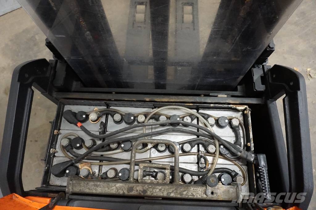 Toyota SPE160L Deichselstapler