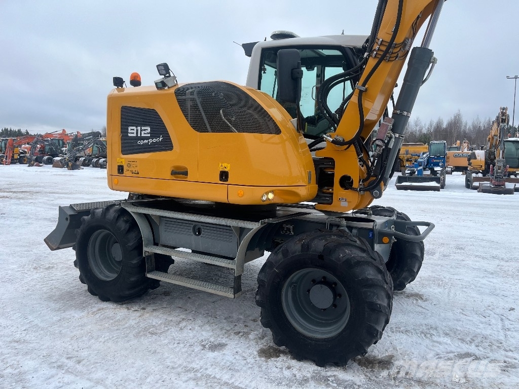 Liebherr 912 / Engcon, Kauha, Rasvari, Lämmitin Ratasekskavaatorid