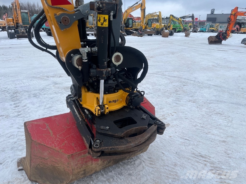 Liebherr 912 / Engcon, Kauha, Rasvari, Lämmitin Ratasekskavaatorid