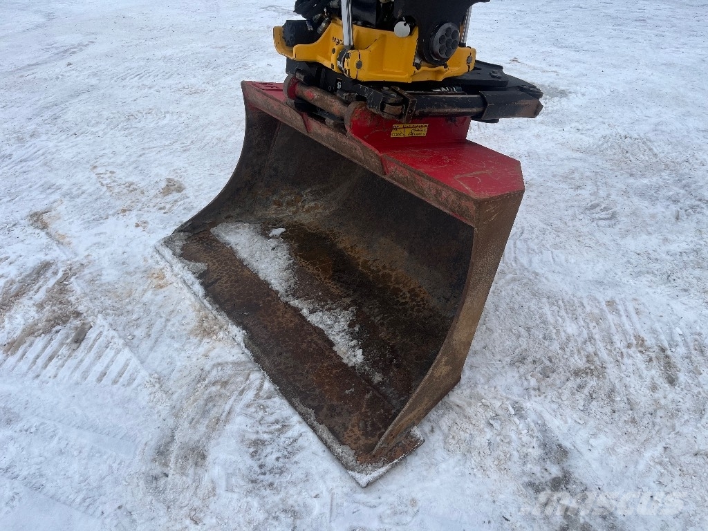 Liebherr 912 / Engcon, Kauha, Rasvari, Lämmitin Ratasekskavaatorid