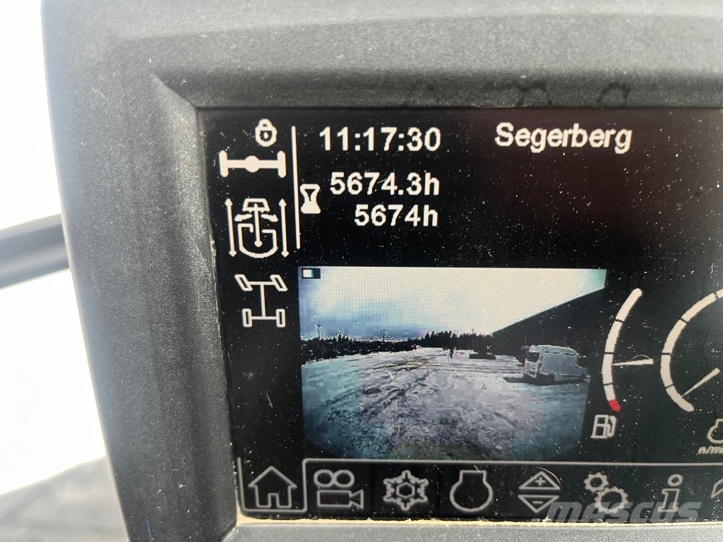Liebherr 912 / Engcon, Kauha, Rasvari, Lämmitin Ratasekskavaatorid