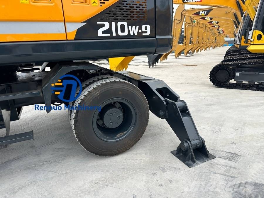 Hyundai R210W-9 Wheeled excavators