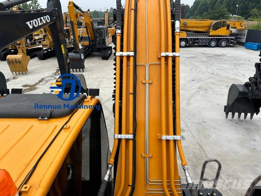 Hyundai R210W-9 Wheeled excavators