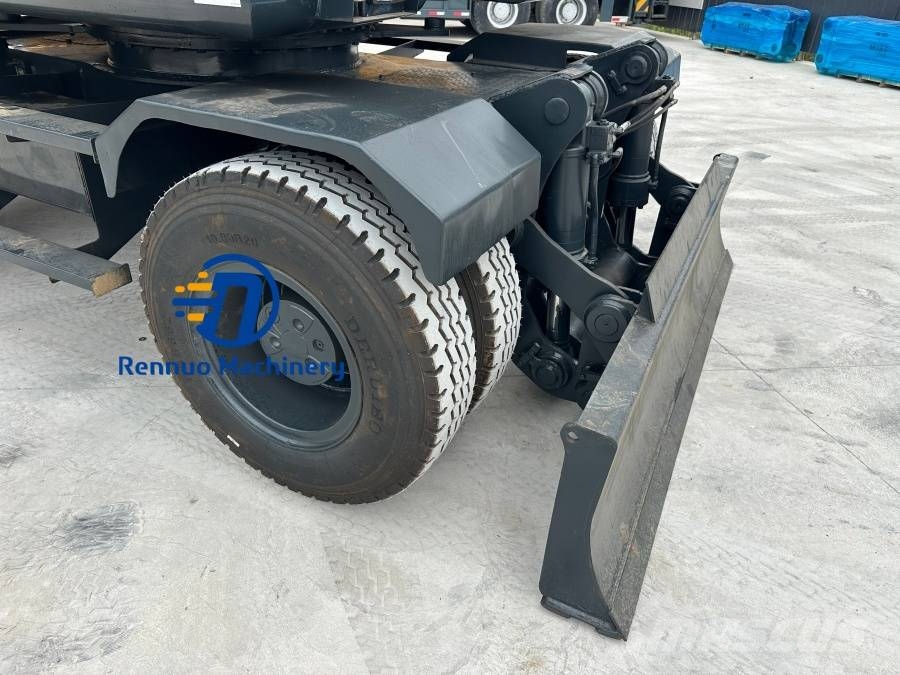 Hyundai R210W-9 Wheeled excavators