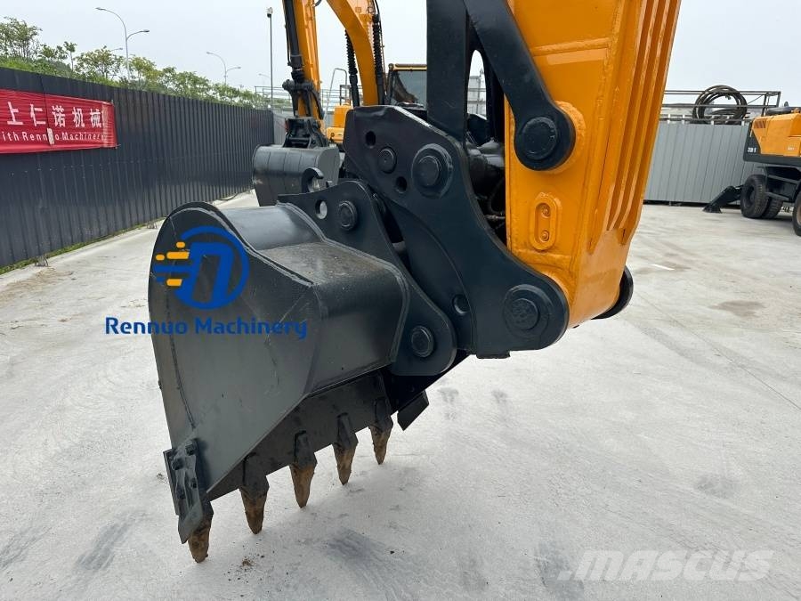Hyundai R210W-9 Wheeled excavators