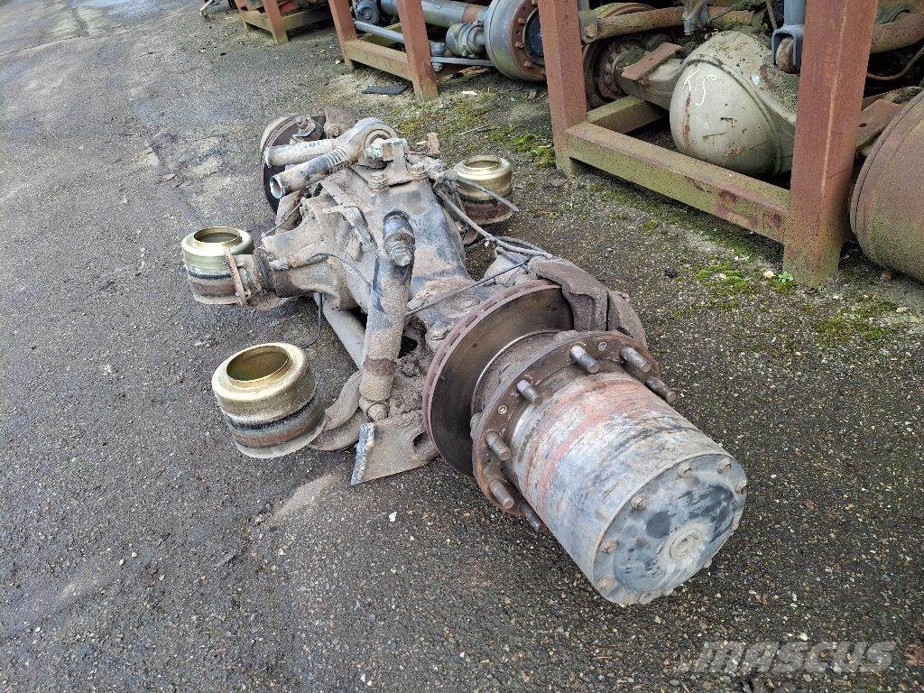 Mercedes-Benz 13 TON Essieux