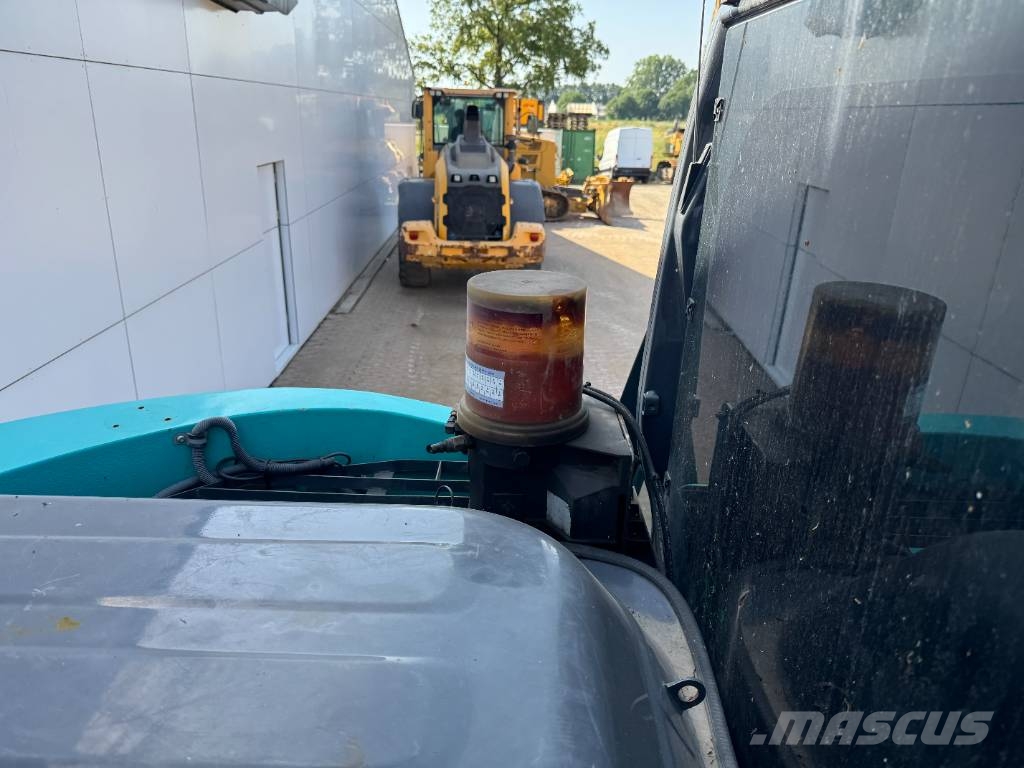 Kobelco SK230SRLC-5 - Tilting Bucket / Automatic Greasing Rupsgraafmachines