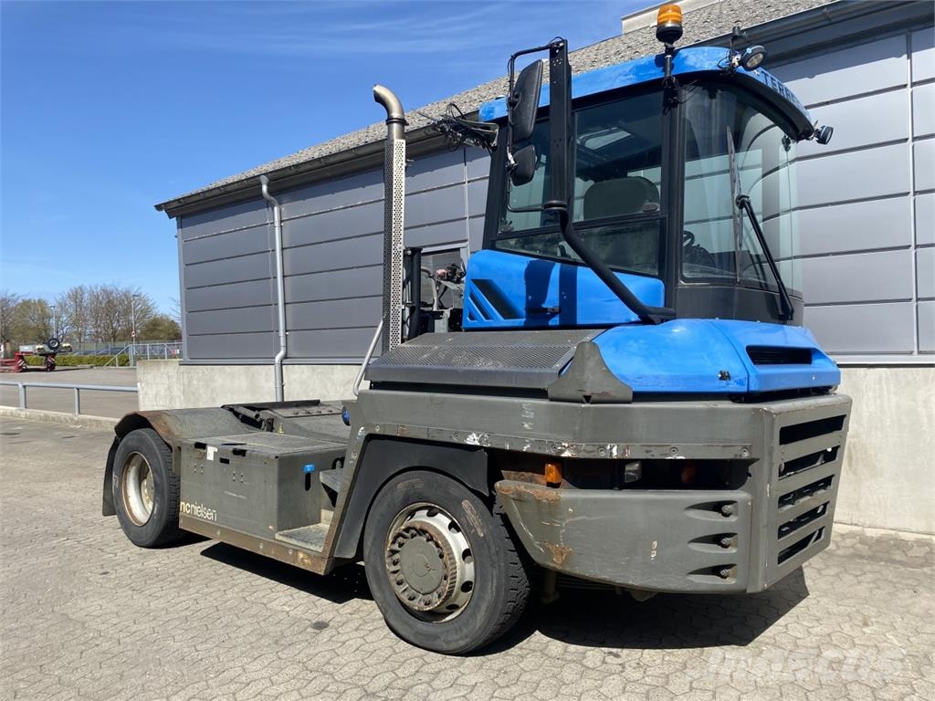 Terberg RT223 4X4 جرارات صالات المطارات