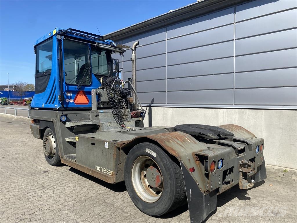 Terberg RT223 4X4 جرارات صالات المطارات
