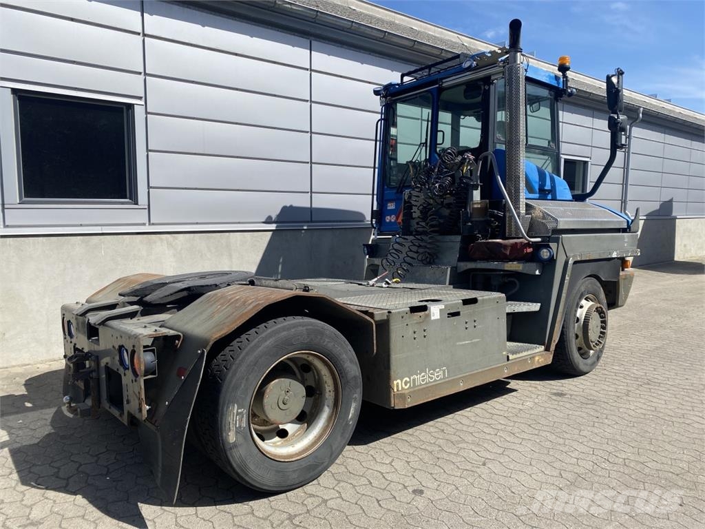Terberg RT223 4X4 جرارات صالات المطارات