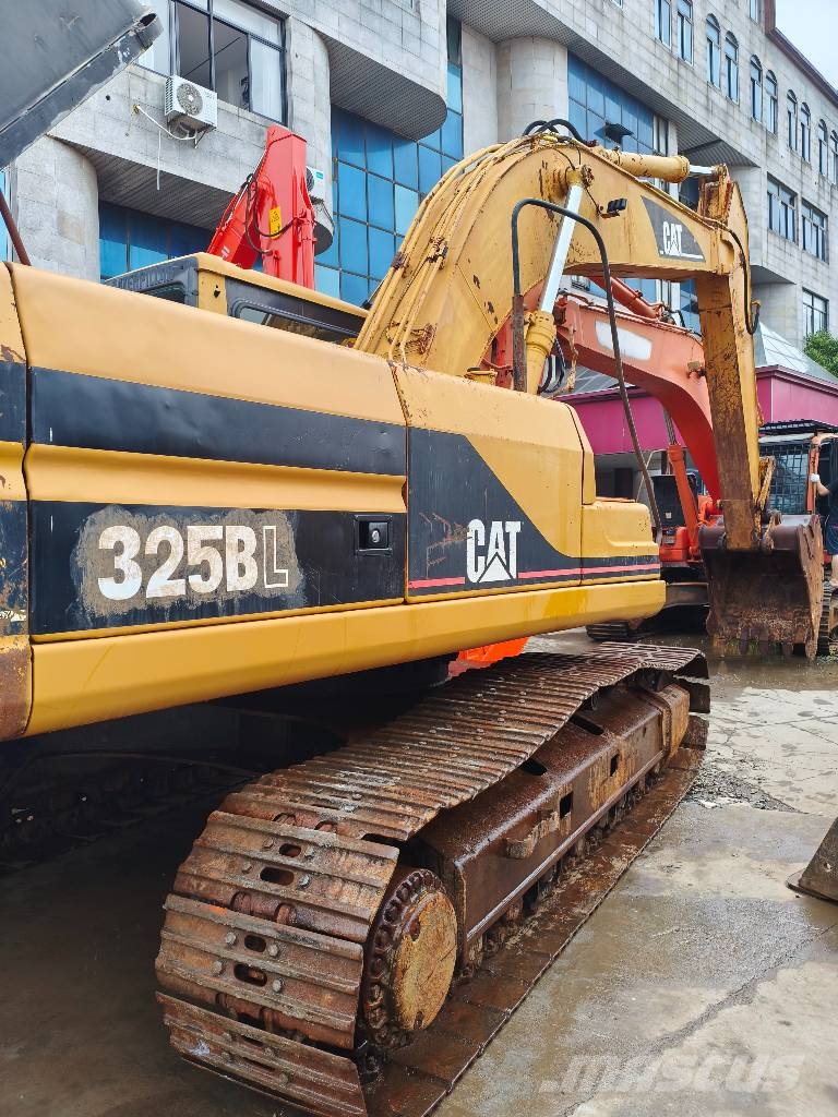CAT 325 B L Гусеничні екскаватори