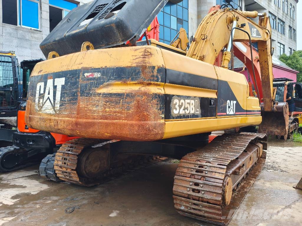 CAT 325 B L Гусеничні екскаватори