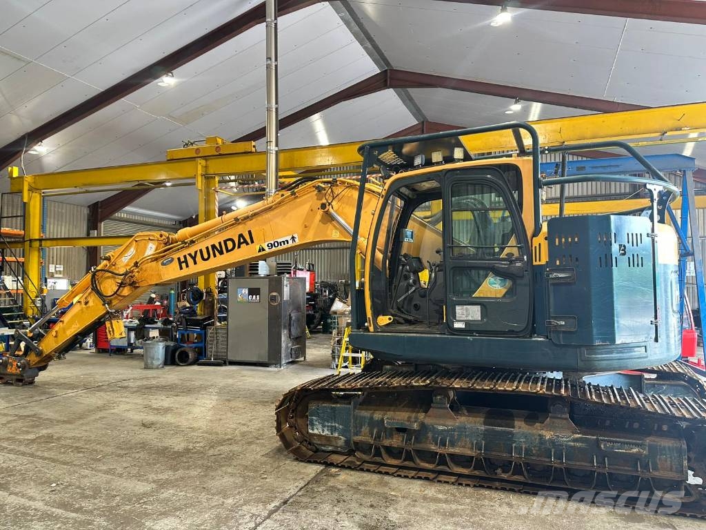Hyundai 235 HarvaDig c/w quick hitch حفارات
