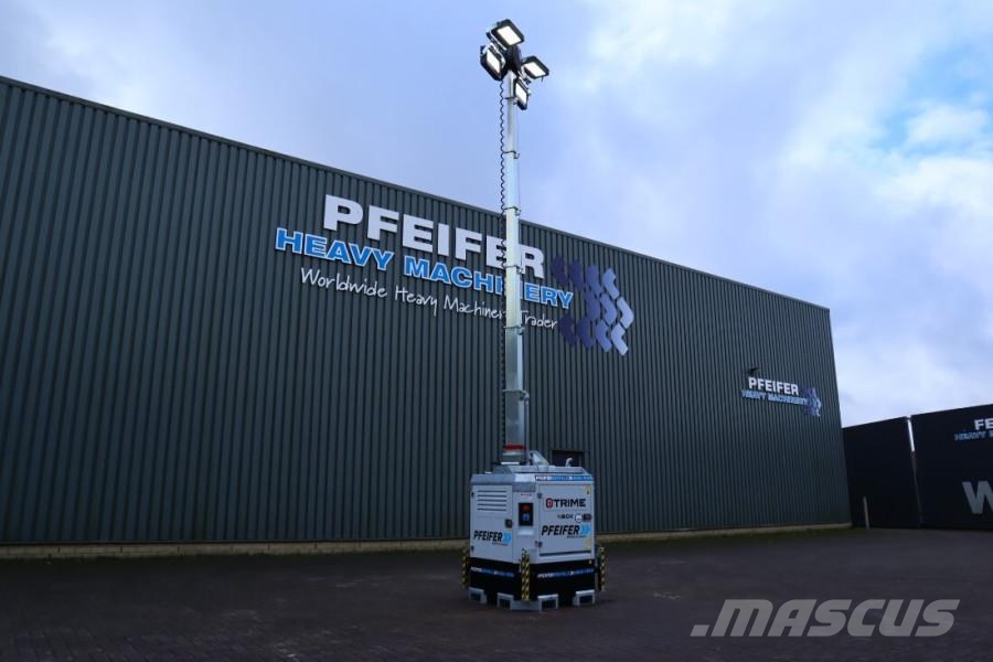 Trime X-BOX 4x320W Valid inspection, Hydr. Vertical towe Torres de iluminação