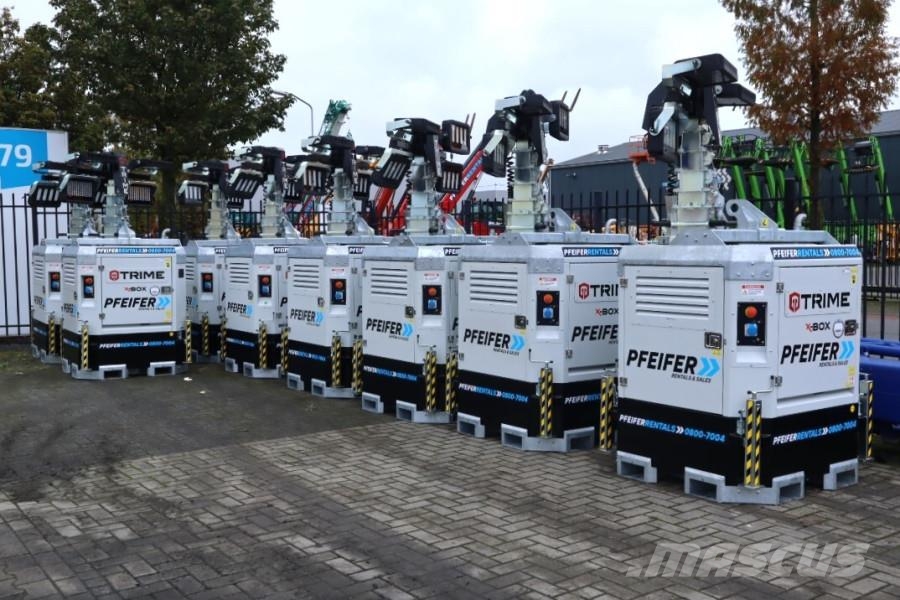 Trime X-BOX 4x320W Valid inspection, Hydr. Vertical towe Torres de iluminação
