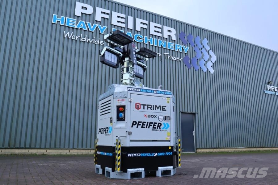Trime X-BOX 4x320W Valid inspection, Hydr. Vertical towe Torres de iluminação