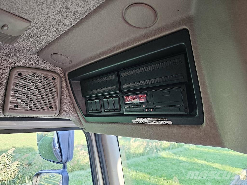 DAF LF 230 11.9T AIRCO 6 CYL. 탑차 트럭