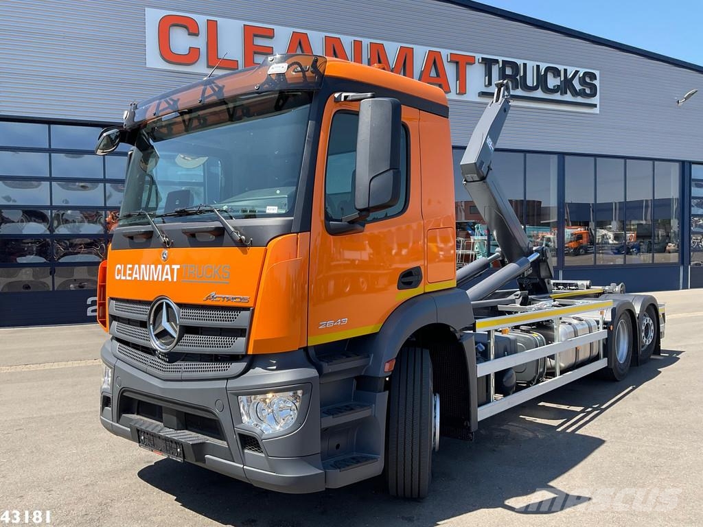 Mercedes-Benz Actros 2643 VDL 21 Ton haakarmsysteem Камиони с кран с кука