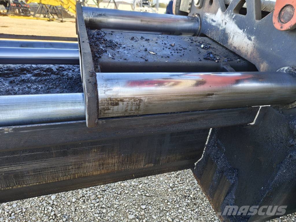 Dynapac F 121-6W Asphalt pavers
