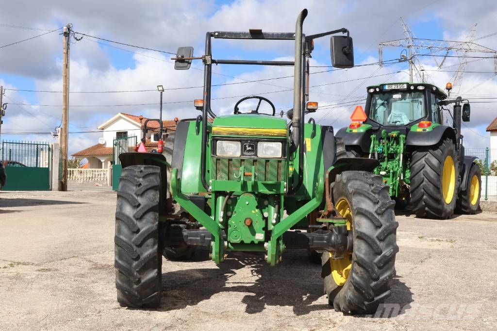 John Deere 5400 Traktoren